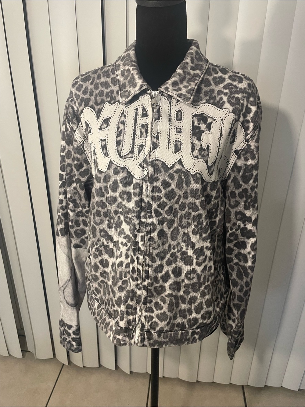 ROMWE Gray Leopard Print Cardigan+GUAPI Designer Pants - Picture 14 of 16